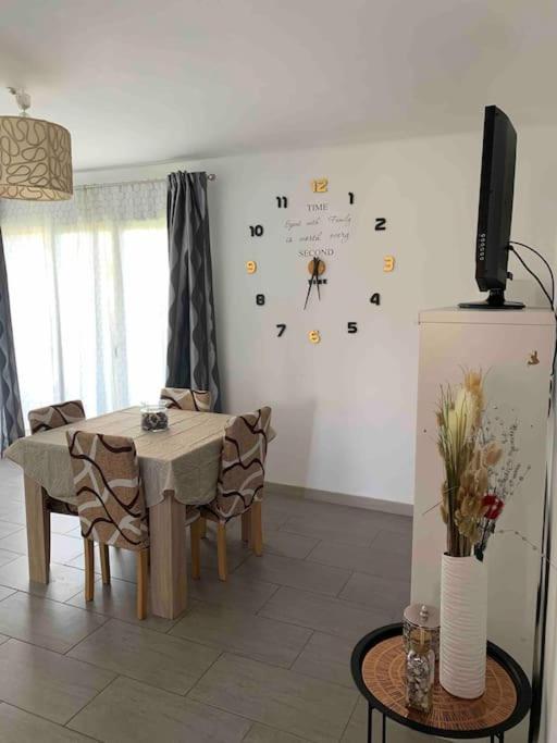 لا سين سور مير Appartement Familial En Bord De Mer المظهر الخارجي الصورة